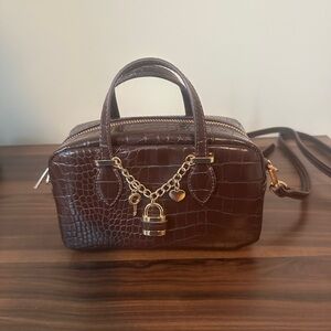 Elegant Brown Crocodile Pattern Handbag